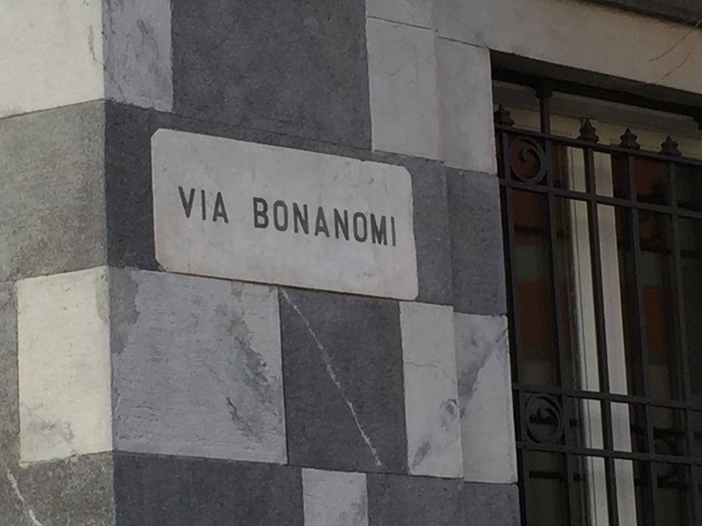 Ancient Courtyard Bonanomi In Como Historic Centre 部屋 写真