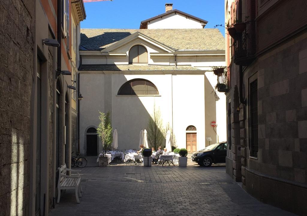Ancient Courtyard Bonanomi In Como Historic Centre 部屋 写真
