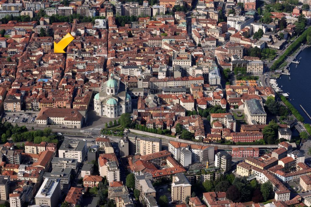 Ancient Courtyard Bonanomi In Como Historic Centre エクステリア 写真