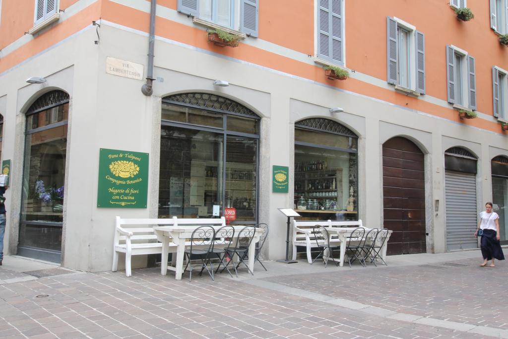 Ancient Courtyard Bonanomi In Como Historic Centre エクステリア 写真